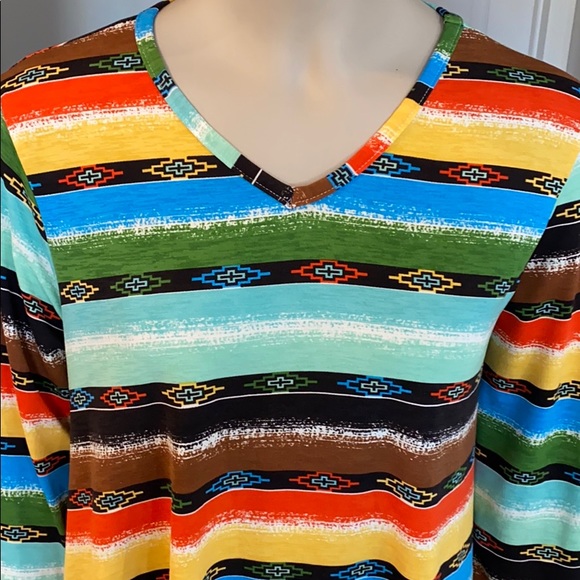 L&B lucky and blessed colorful long sleeve southwest high low top, size smalll - Picture 4 of 8